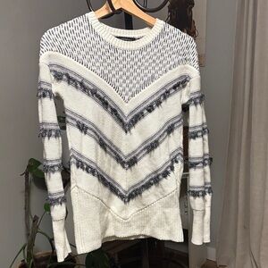 Banana Republic White and Gray Chevron Sweater